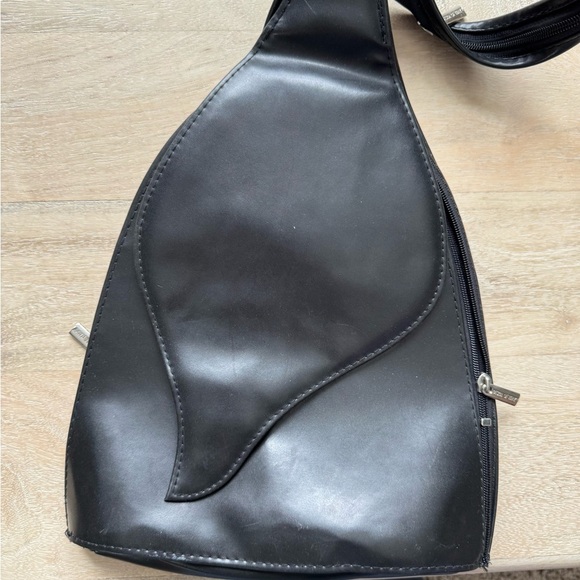 Stylish Black Sling Bag - Picture 3 of 5